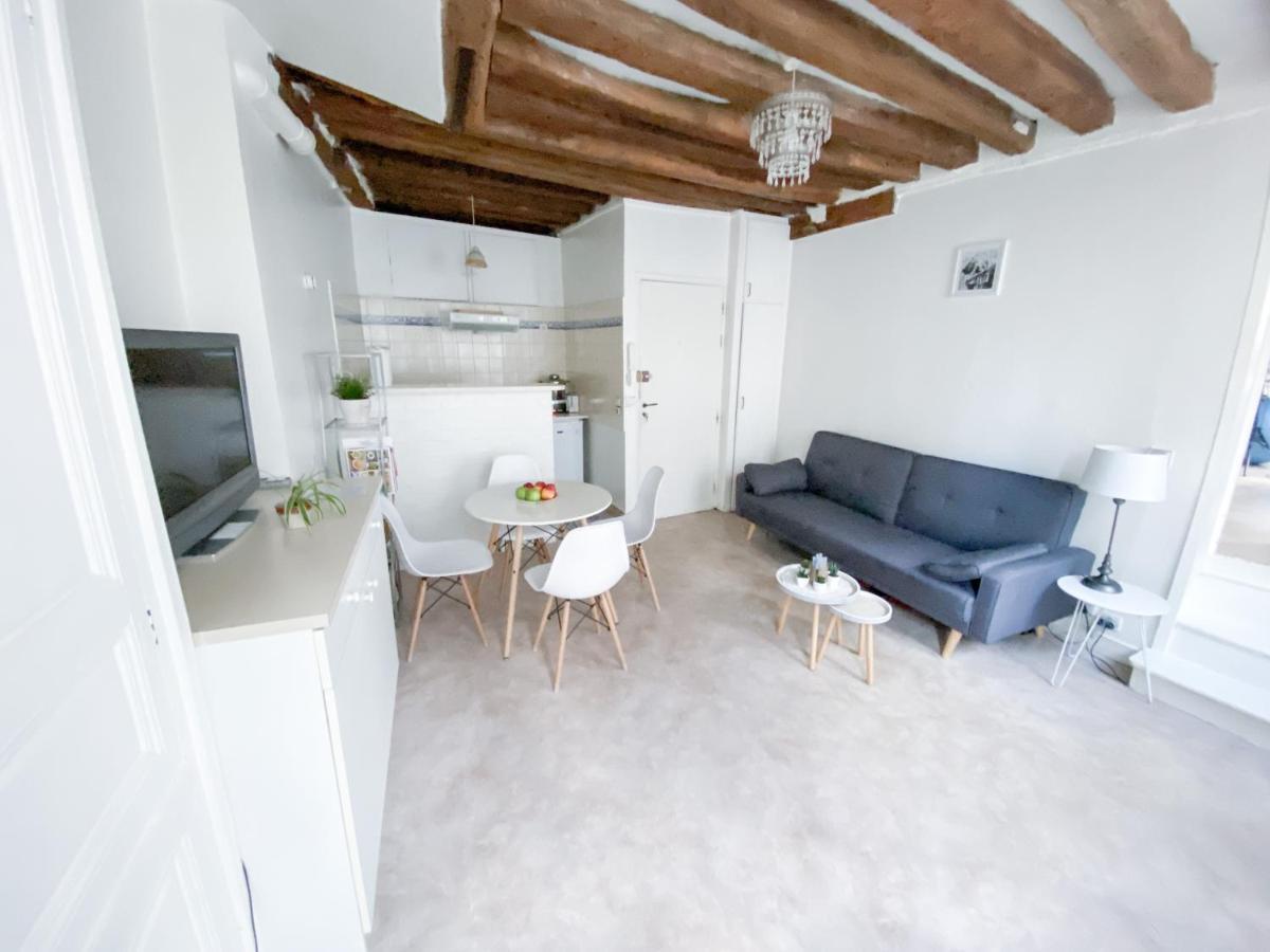 Cosy Apartment In The Heart Of Fontainebleau Exterior foto